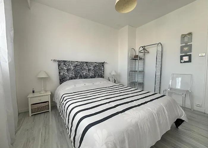 Casa vacanze Maison 2 Avec Jardin, Quartier La Chaume, Proche Et Commerces - Fr-1-197-591 *