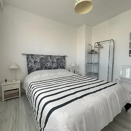 펜션 Maison 2 Avec Jardin, Quartier La Chaume, Proche Et Commerces - Fr-1-197-591 *