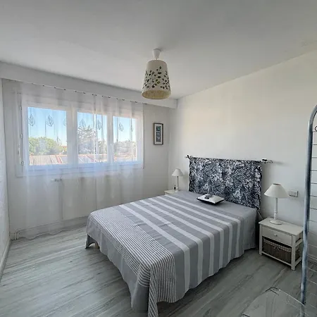 Maison 2 Avec Jardin, Quartier La Chaume, Proche Et Commerces Les Sables-dʼOlonne